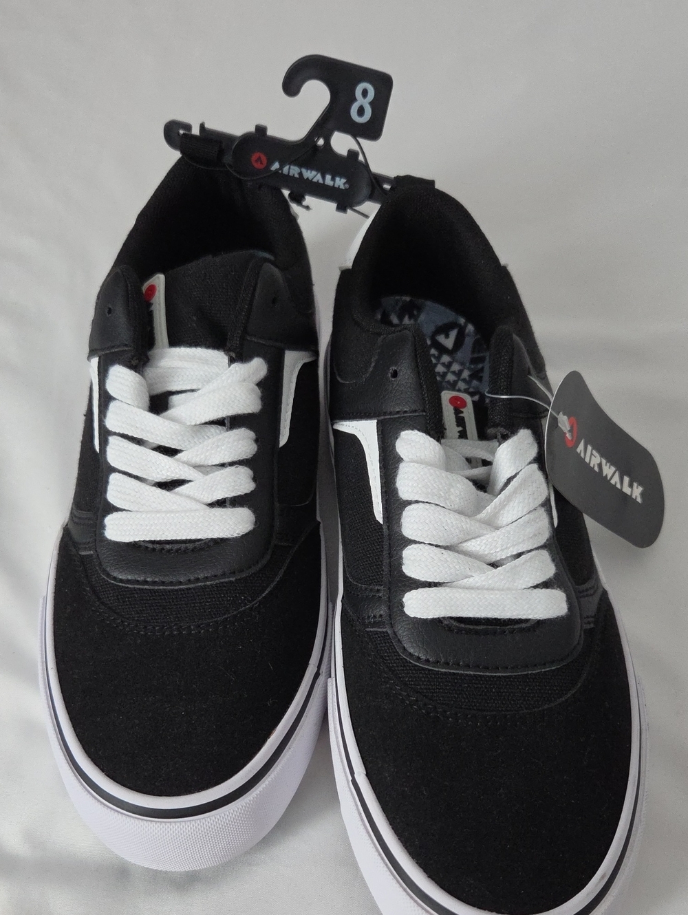Airwalk Men's Black and White Low-Top Skate Sneakers
